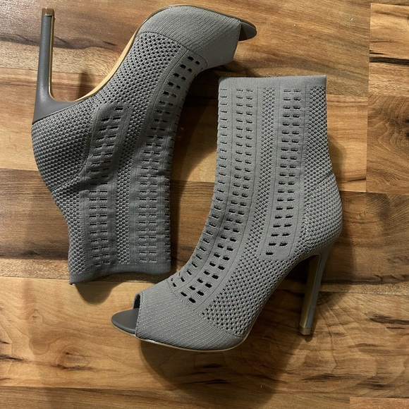 Rebellious Knit Peep Toe Bootie | Grey | 5.5 - Picture 3 of 4